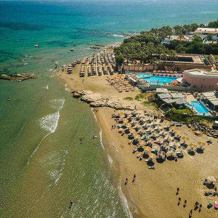 Manos Beachside Apartments Agia Marina Exterior foto